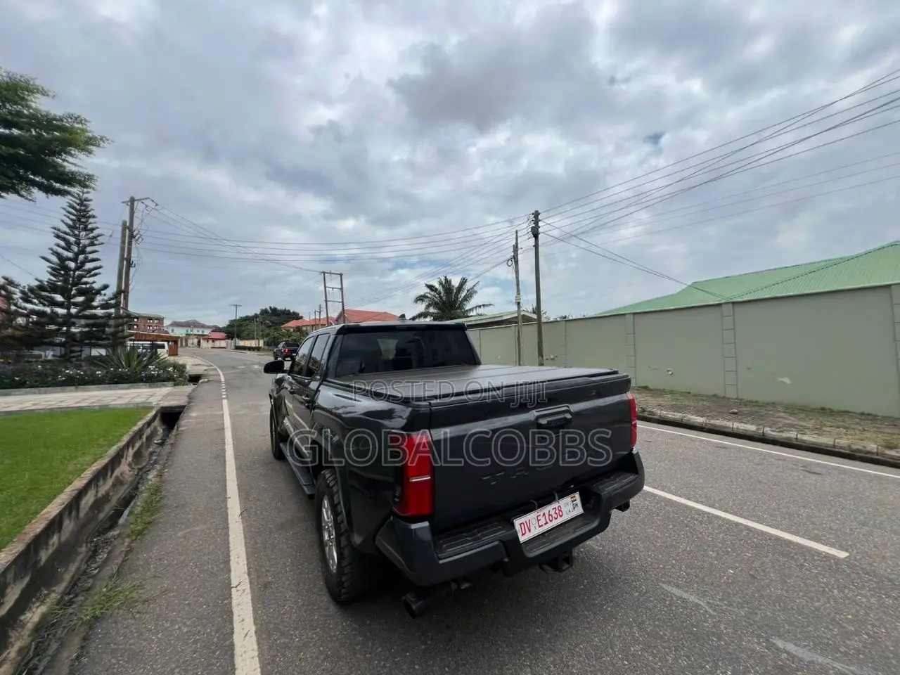 Toyota Tacoma Limited Double Cab 4WD 5.0 ft. SB (Hybrid) 2025 Black