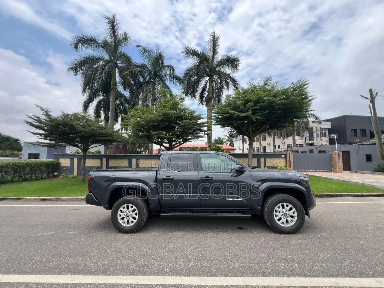 Toyota Tacoma Limited Double Cab 4WD 5.0 ft. SB (Hybrid) 2025 Black