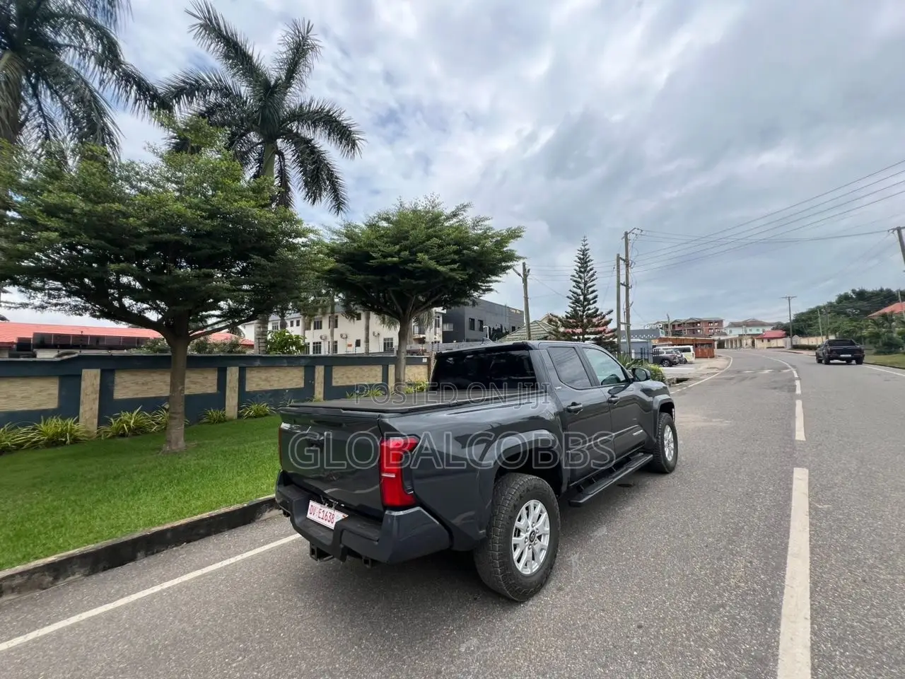 Toyota Tacoma Limited Double Cab 4WD 5.0 ft. SB (Hybrid) 2025 Black
