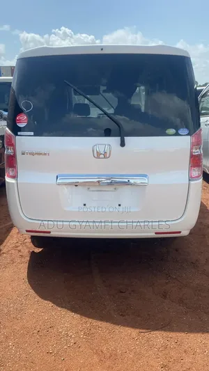 Honda Stepwgn 2012 White