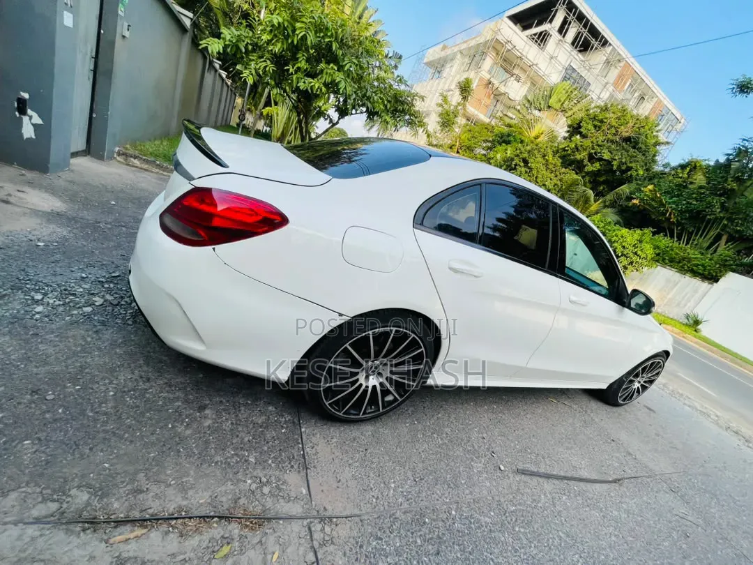 Mercedes-Benz C300 2017 White