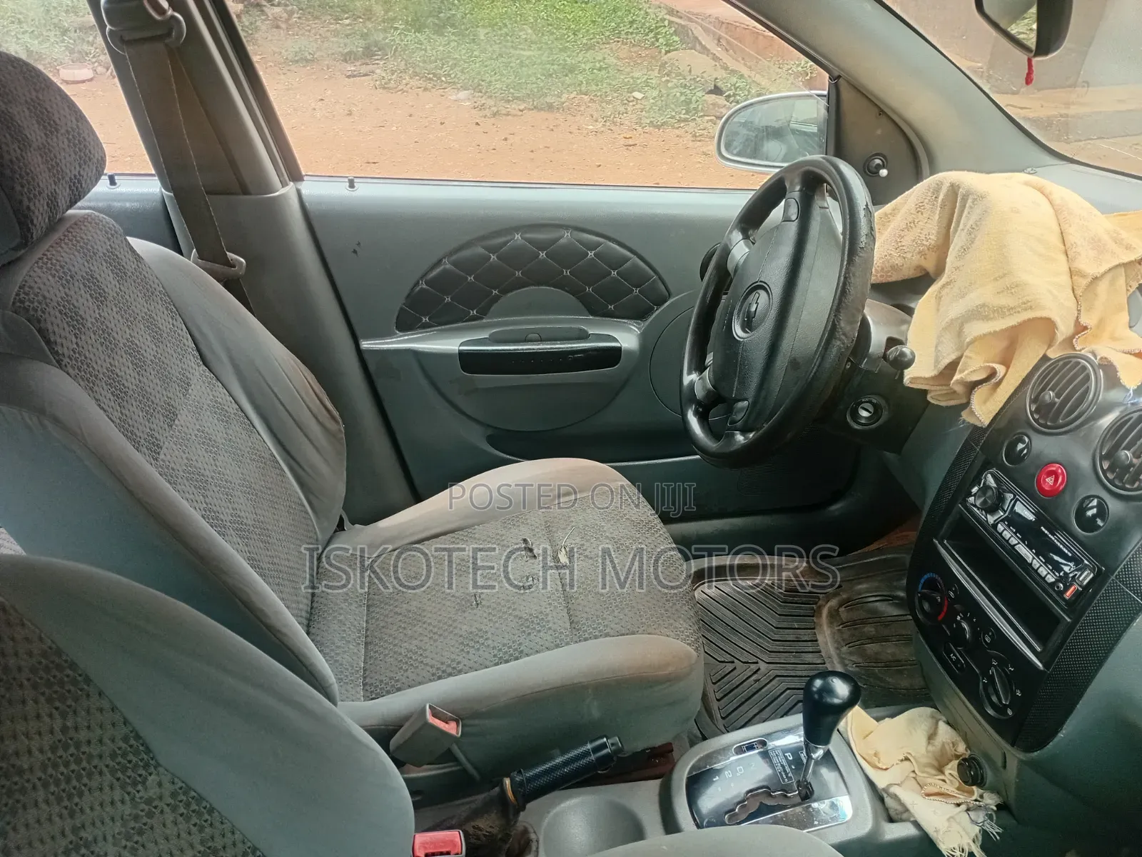 Chevrolet Aveo 2011 Silver