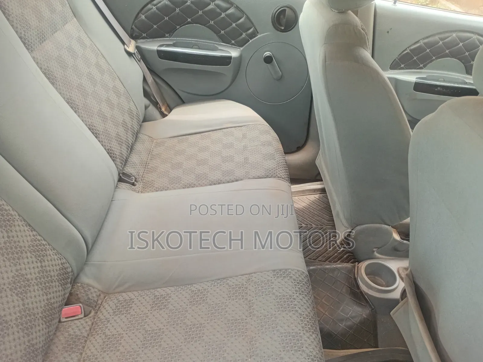Chevrolet Aveo 2011 Silver