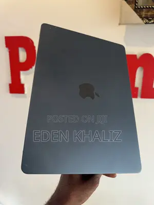 Laptop Apple MacBook Air 2022 M2 8GB Apple M2 SSD 256GB