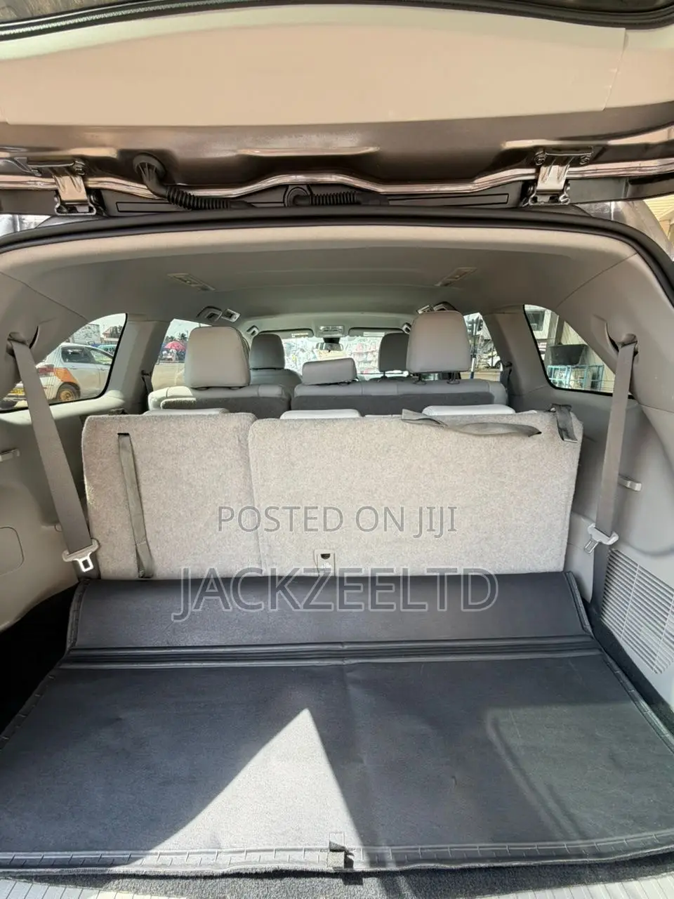Toyota Highlander LE 2019 Gray
