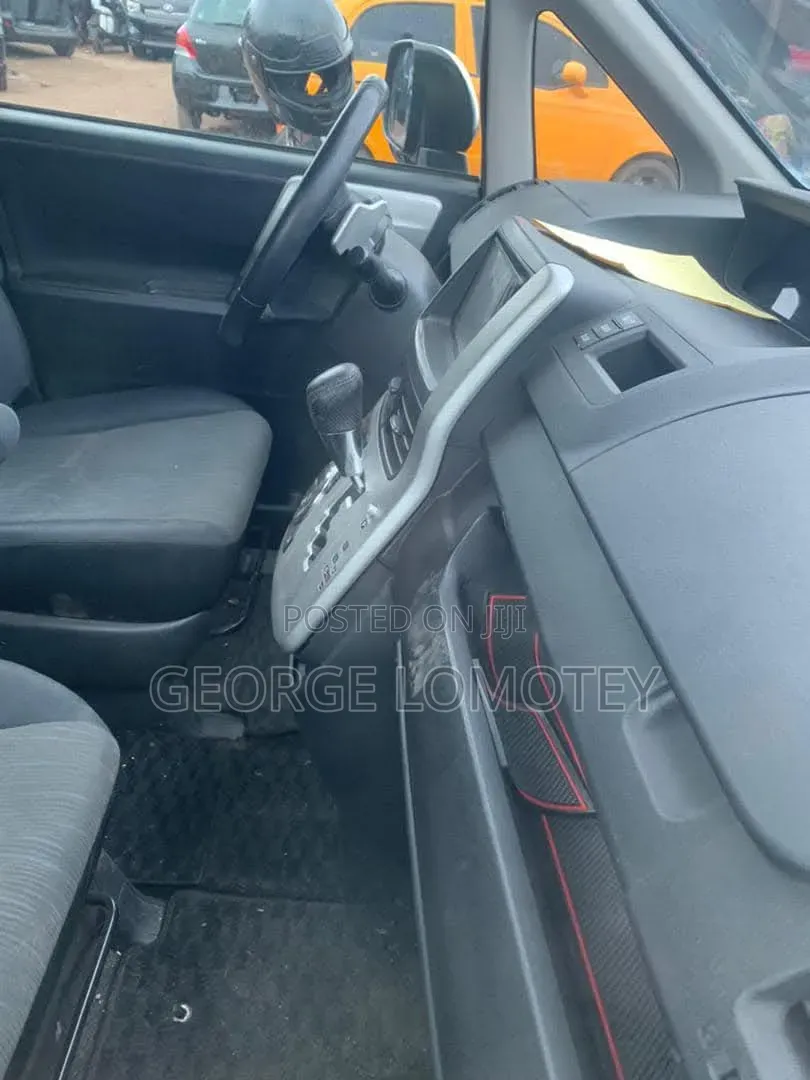 Toyota Voxy 2012 Black