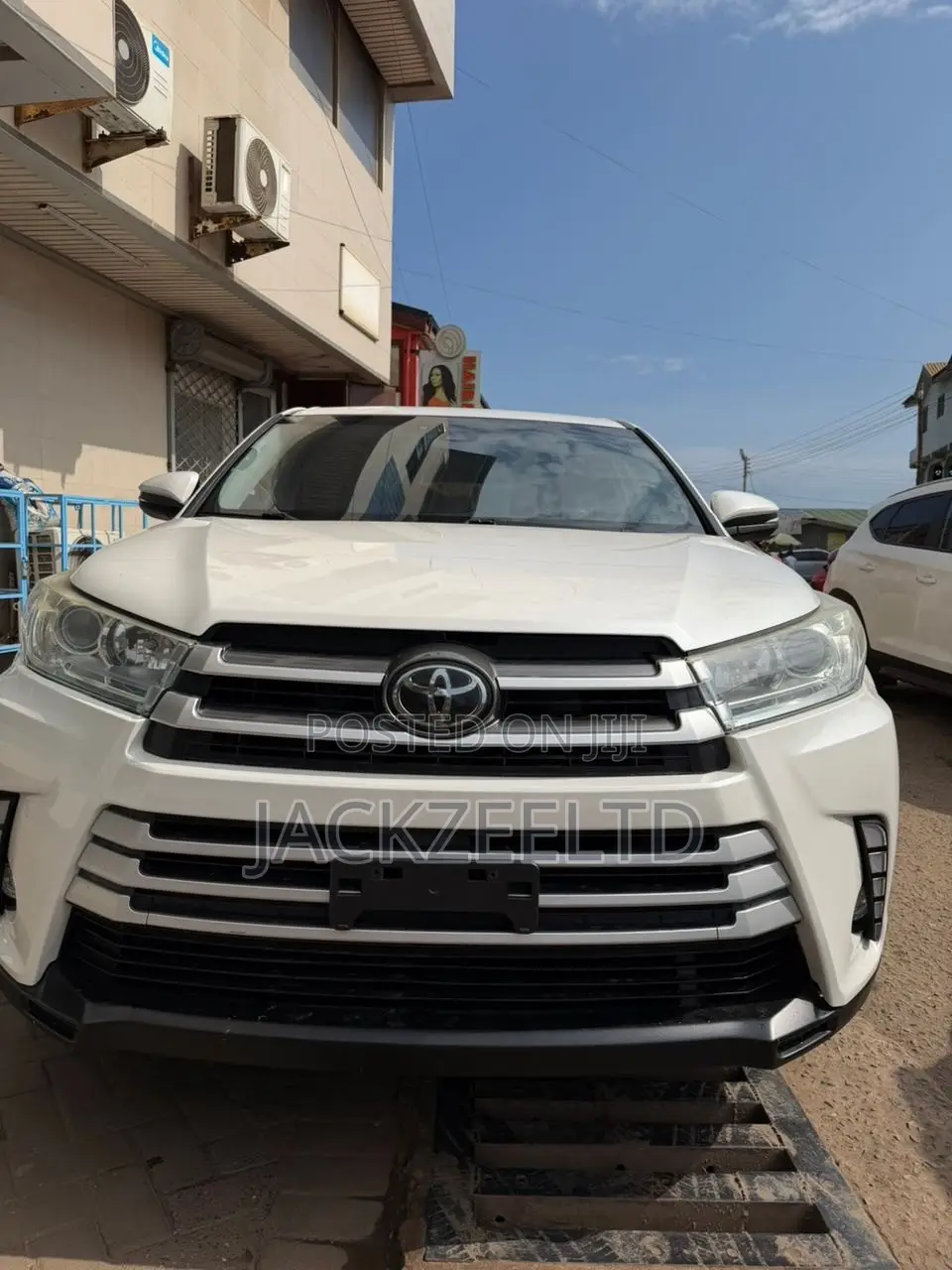 Toyota Highlander LE 2019 White