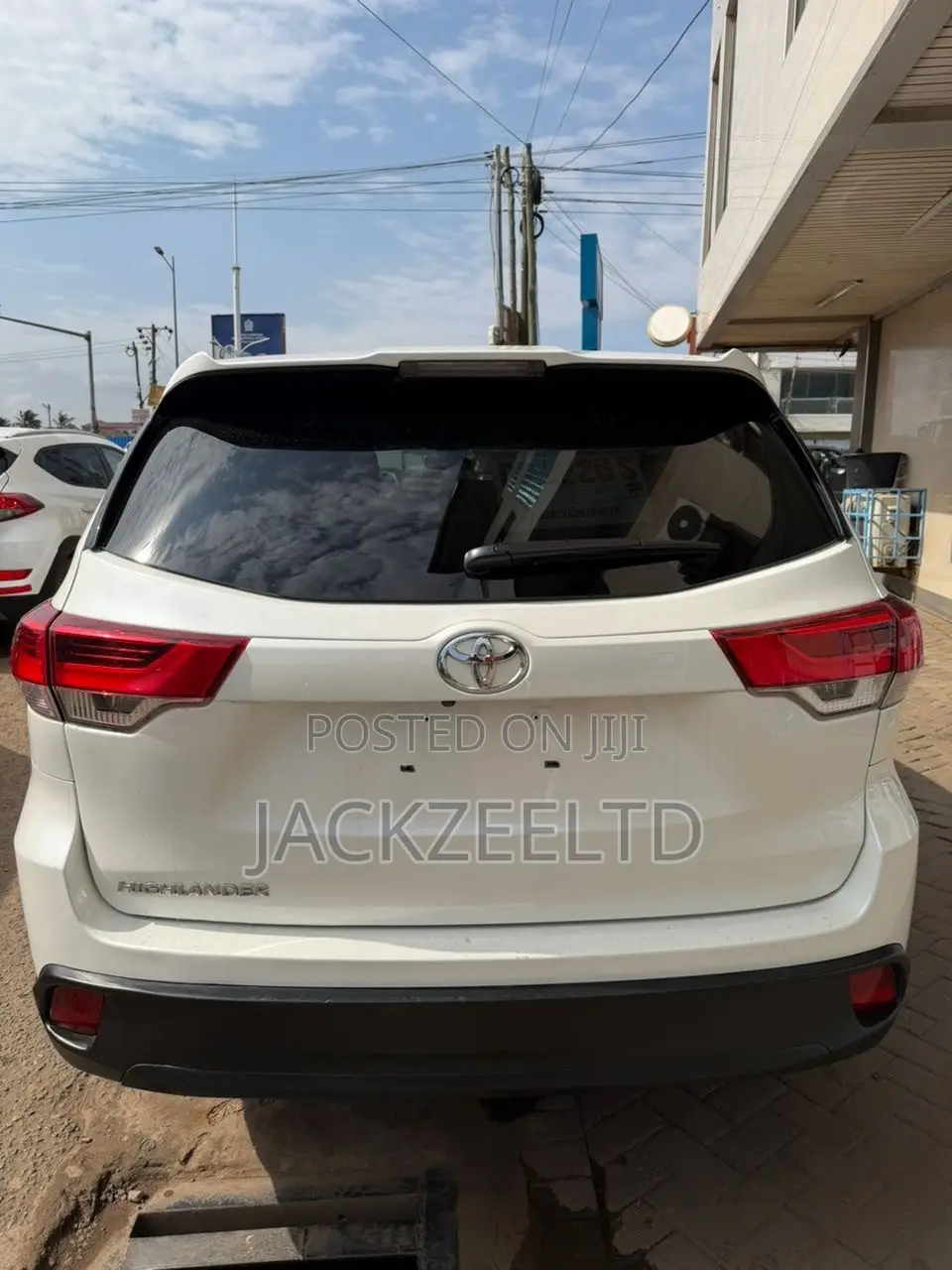 Toyota Highlander LE 2019 White