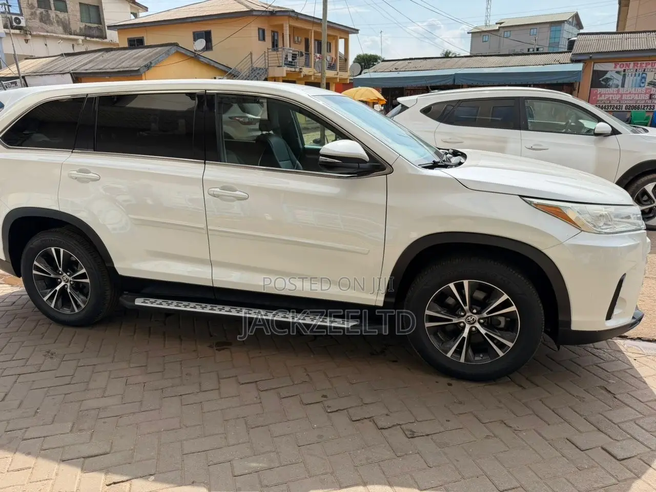 Toyota Highlander LE 2019 White