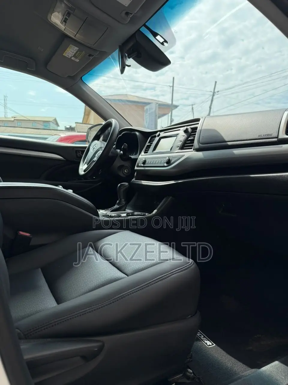 Toyota Highlander LE 2019 White