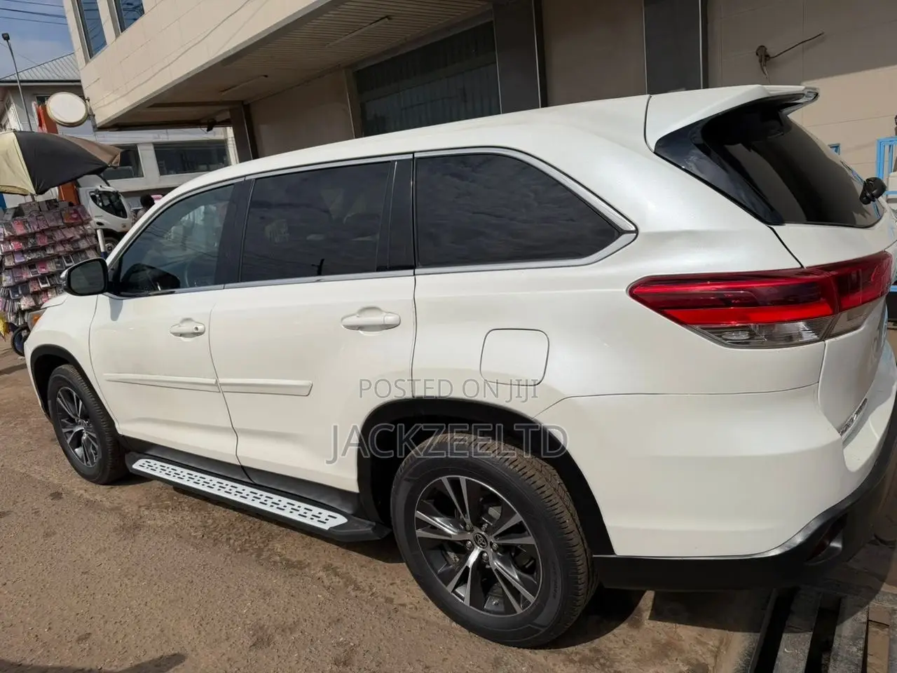 Toyota Highlander LE 2019 White