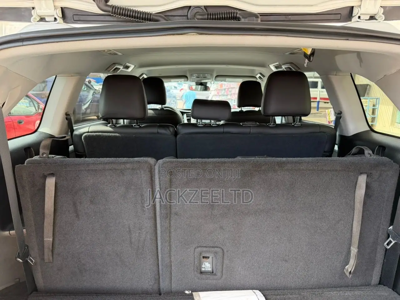 Toyota Highlander LE 2019 White
