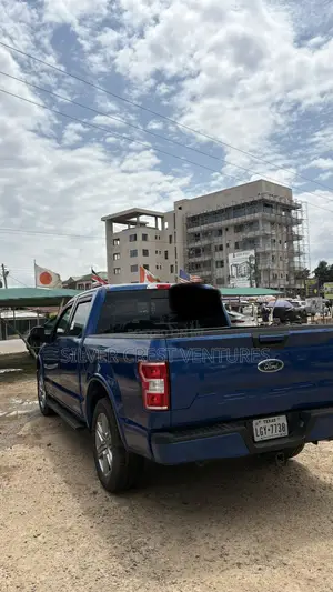 Ford F-150 XLT 4x2 Regular Cab Styleside 8 ft. box 141 in. WB 2018 Blue