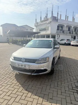 Volkswagen Jetta SE 4dr Sedan (1.8L 4cyl Turbo 5M) 2014 Silver