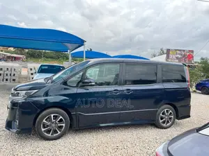 Toyota Noah 2017 Black