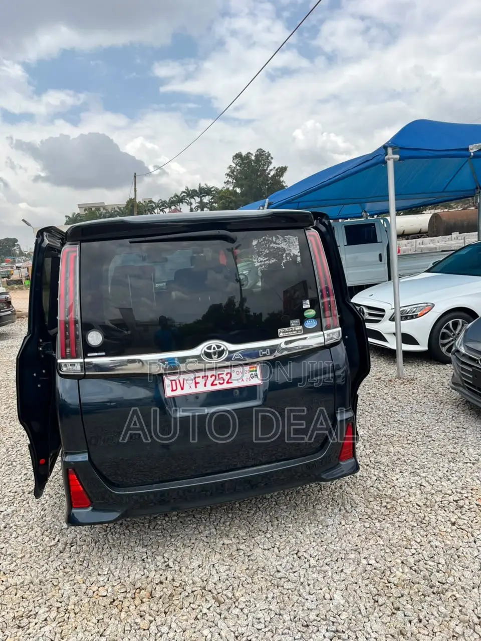 Toyota Noah 2017 Black