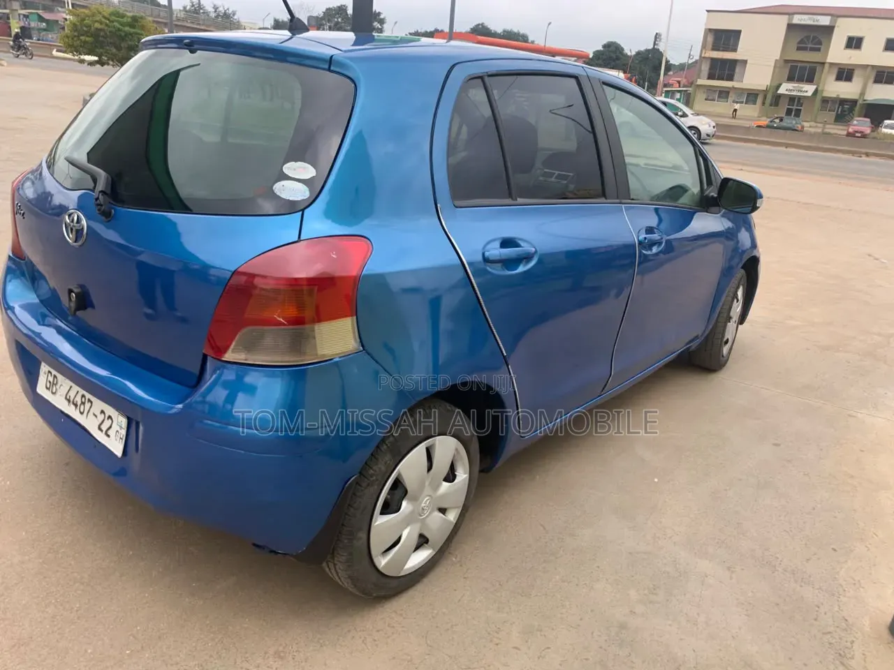 Toyota Vitz 2010 Blue