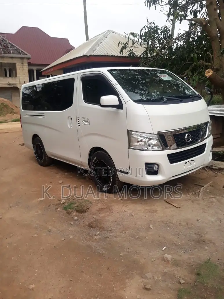 Nissan Caravan (Urvan) 2014 White