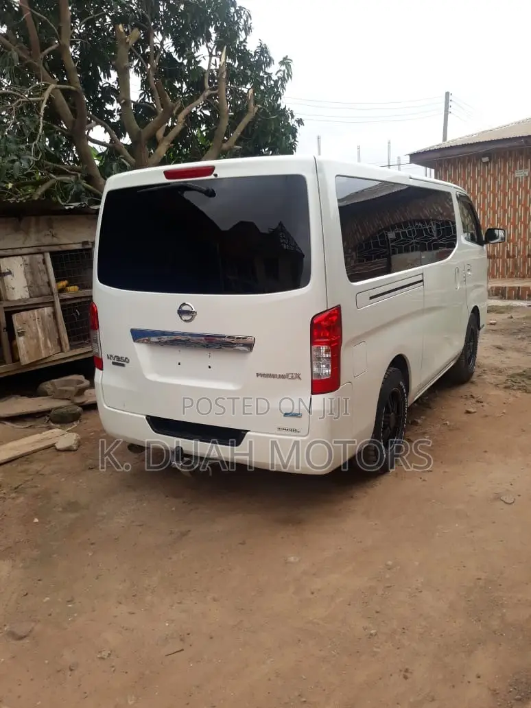 Nissan Caravan (Urvan) 2014 White