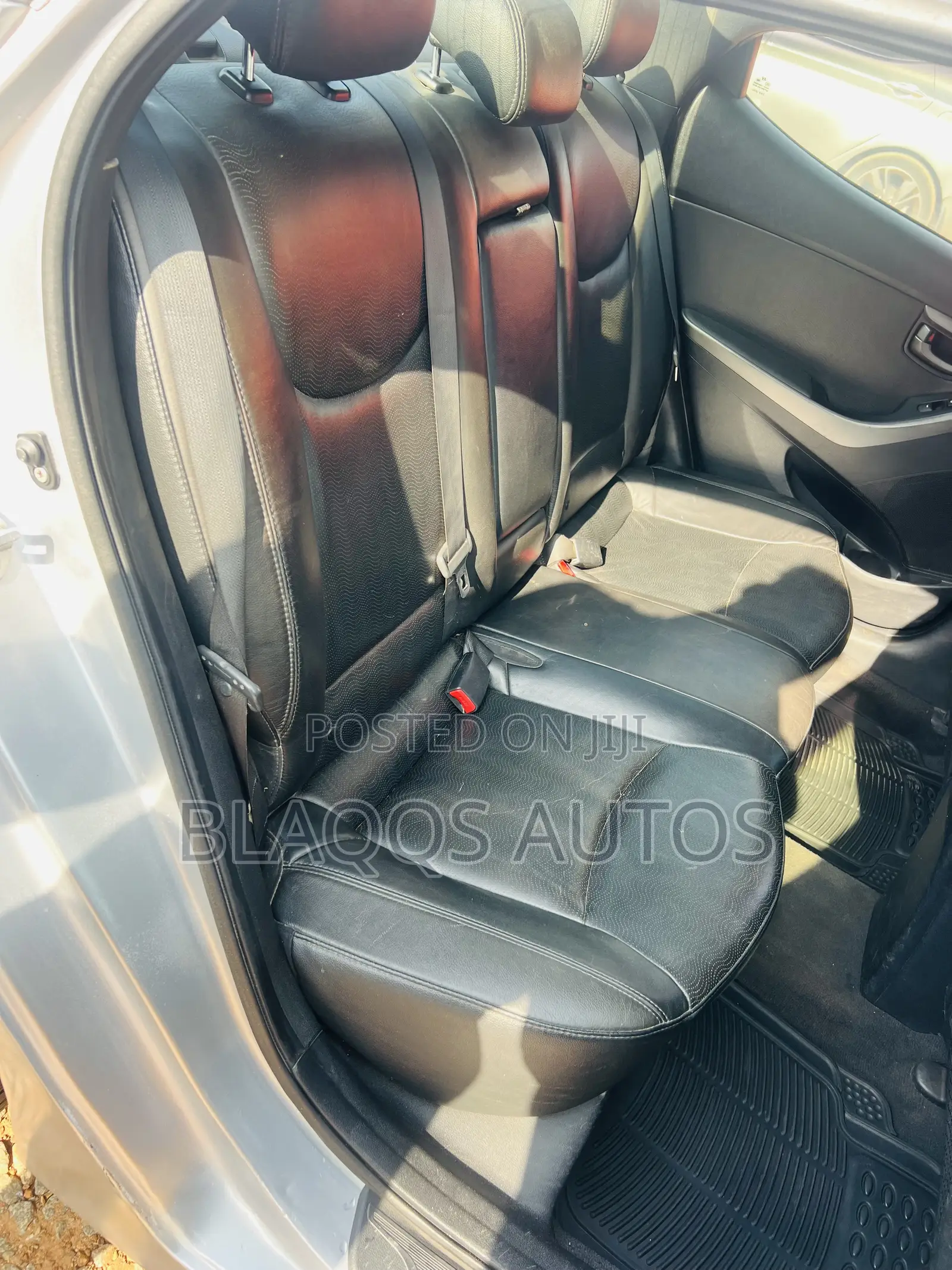 Hyundai Elantra 2012 Silver