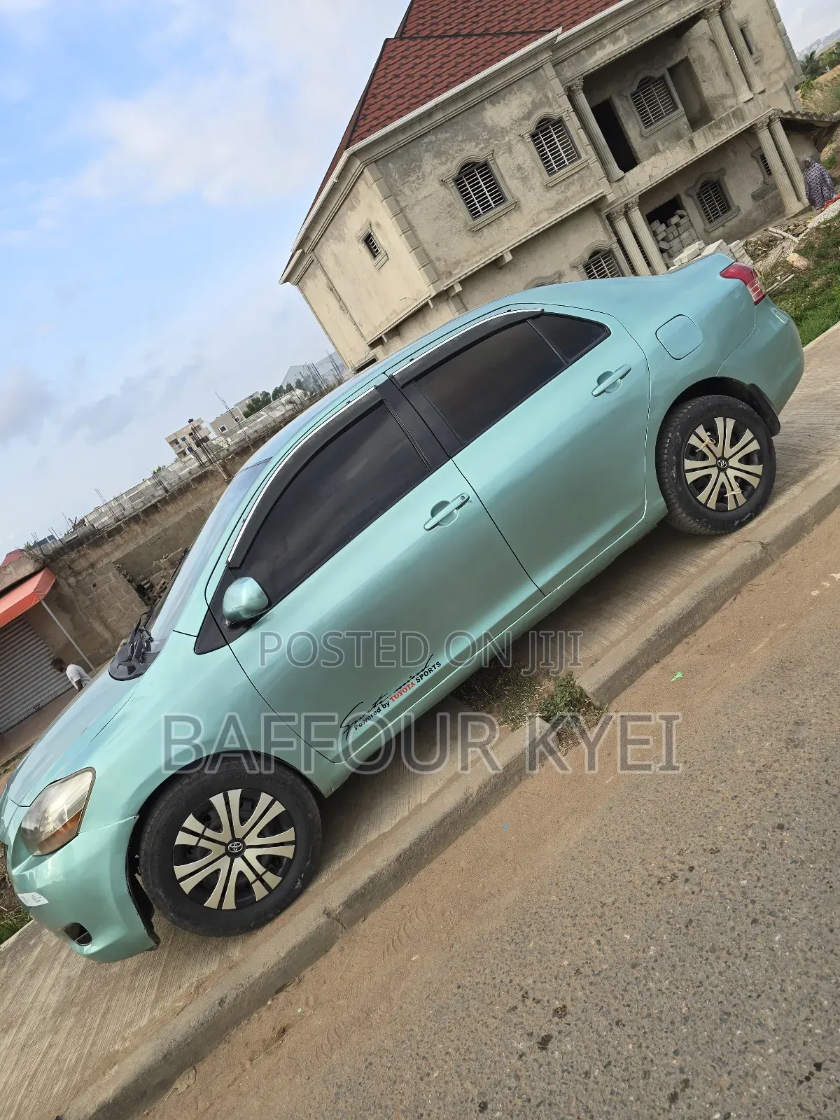Toyota Yaris Base Sedan 4dr 2010 Green