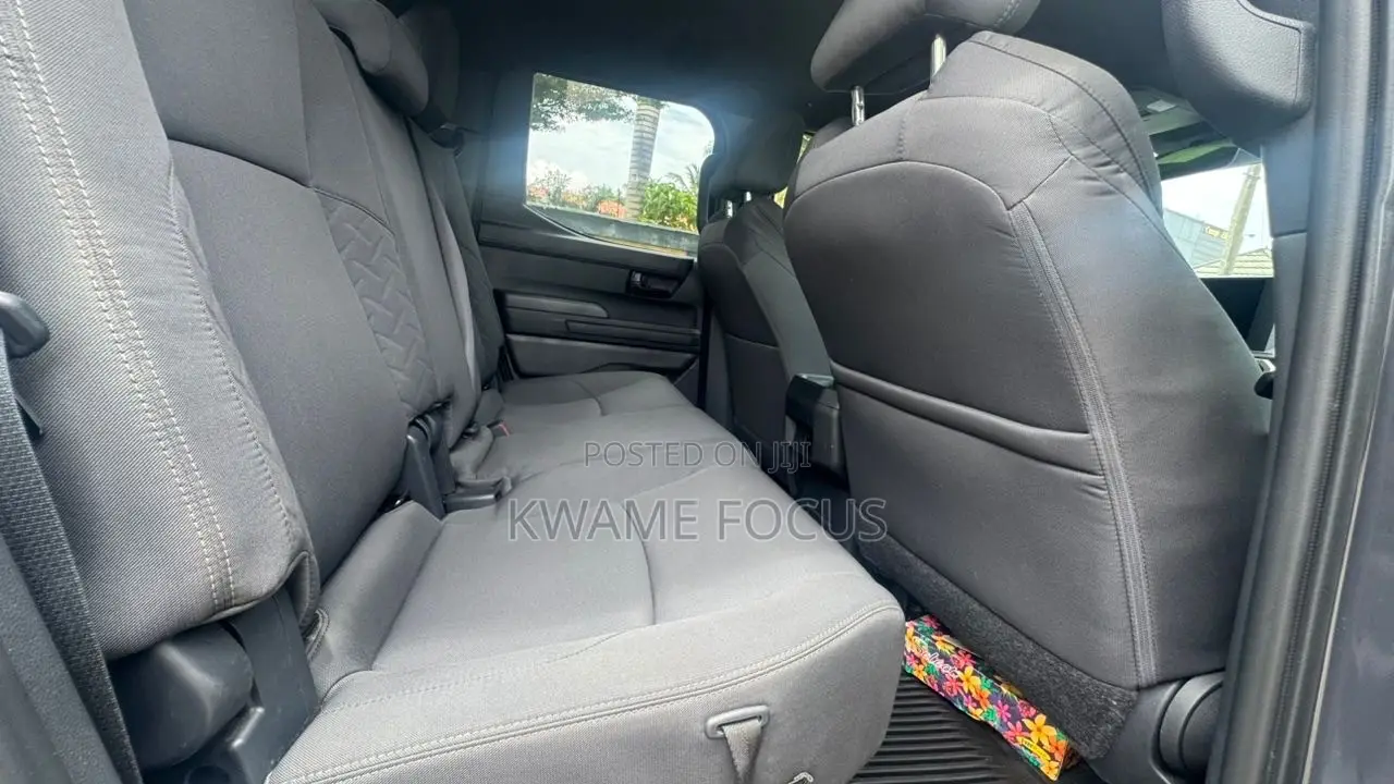 Toyota Tacoma SR5 Double Cab 5.0 ft. SB 2025 Gray