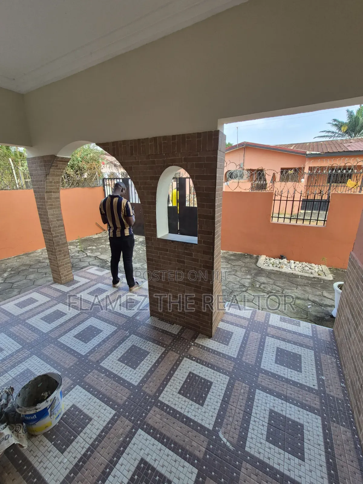 3bdrm Apartment in Satellite, Amasaman for rent