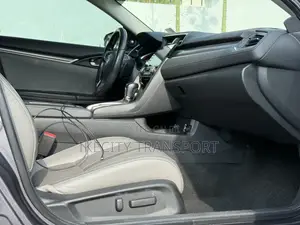 Honda Civic Touring Sedan 2019 Gray