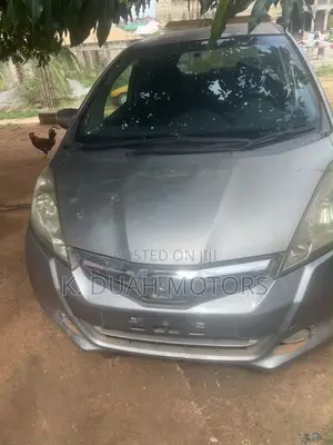 Honda Fit 2012 Silver