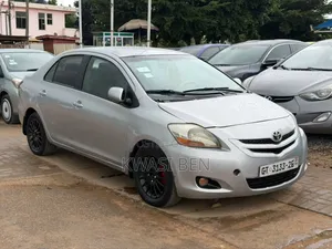 Toyota Yaris 2010 Gray