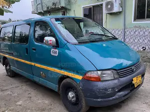 Toyota HiAce 2008 Green