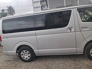 Toyota HiAce 2014 Silver