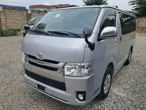 Toyota HiAce 2014 Silver