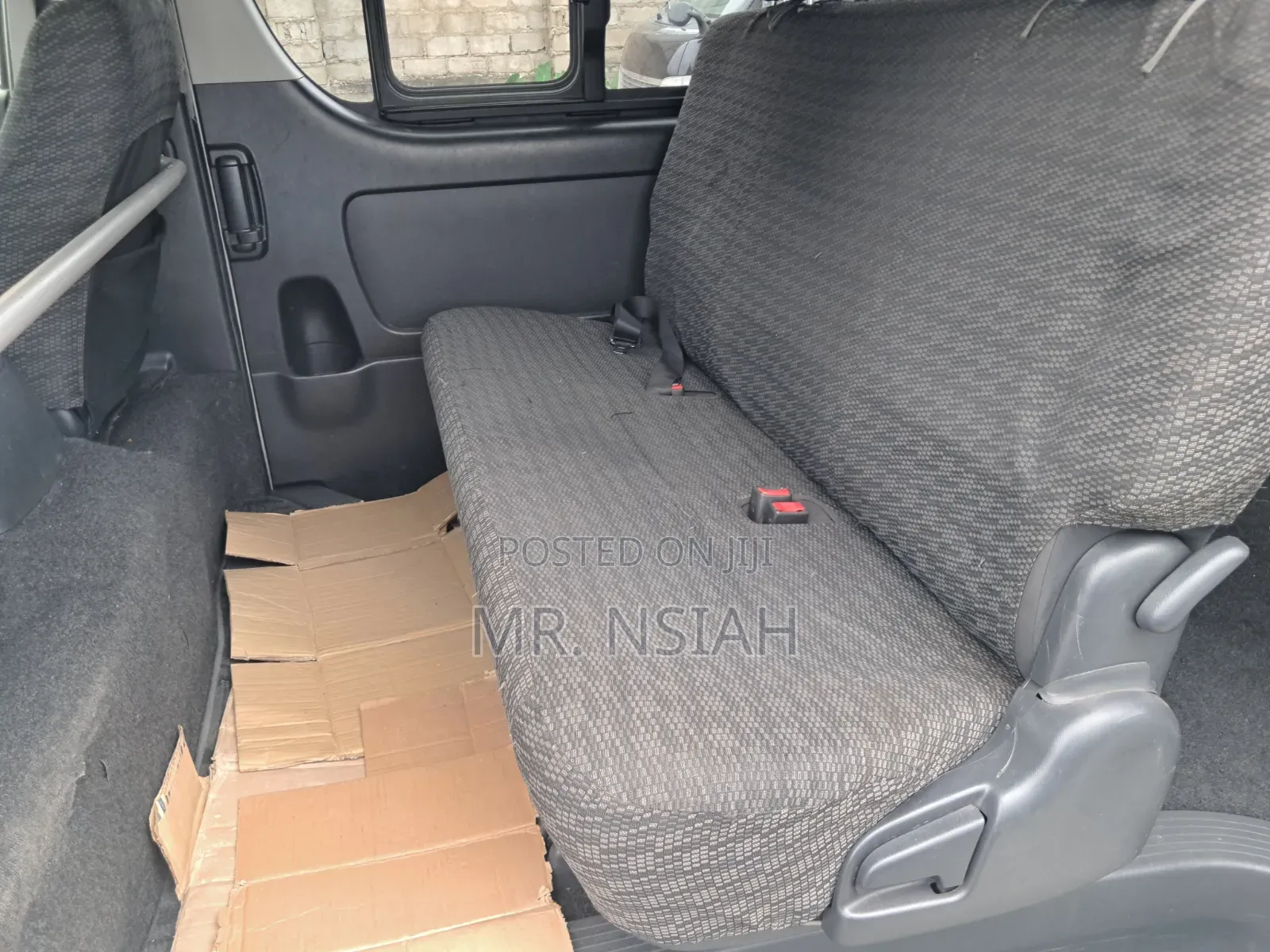 Toyota HiAce 2014 Silver