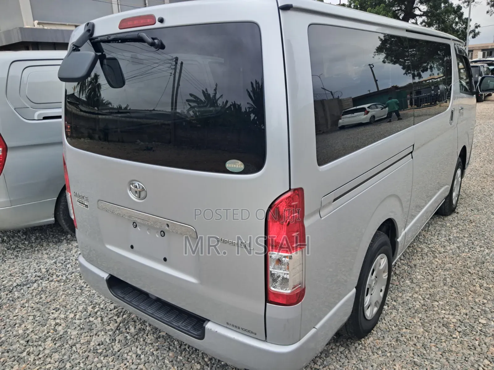 Toyota HiAce 2014 Silver