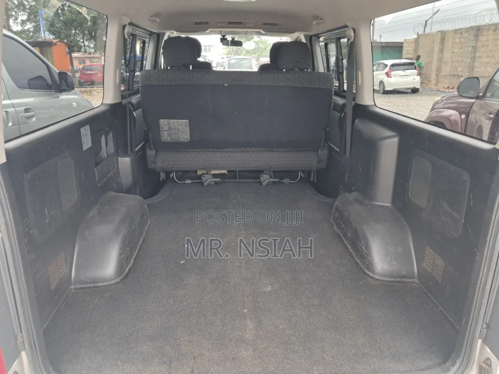 Toyota HiAce 2014 Silver