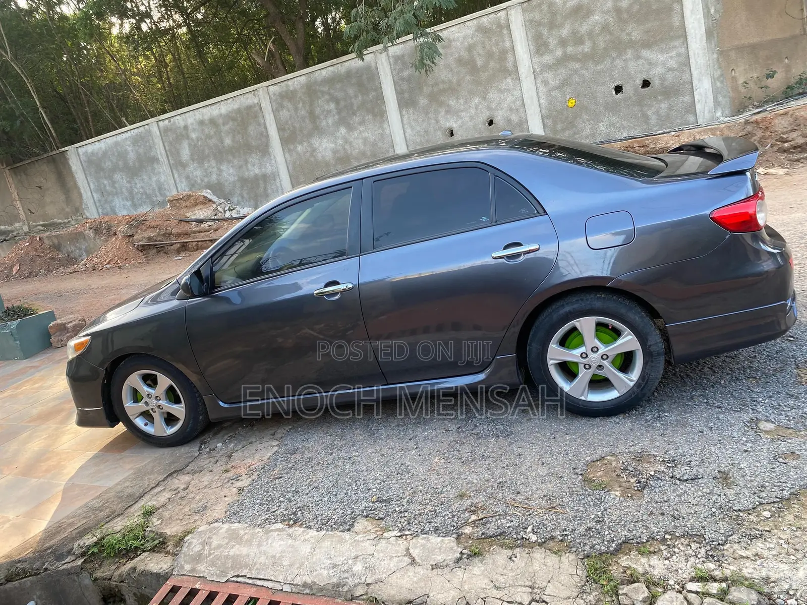 Toyota Corolla L 4dr Sedan (1.8L 4cyl 5M) 2013 Gray