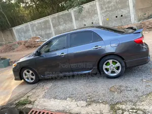 Toyota Corolla L 4dr Sedan (1.8L 4cyl 5M) 2013 Gray