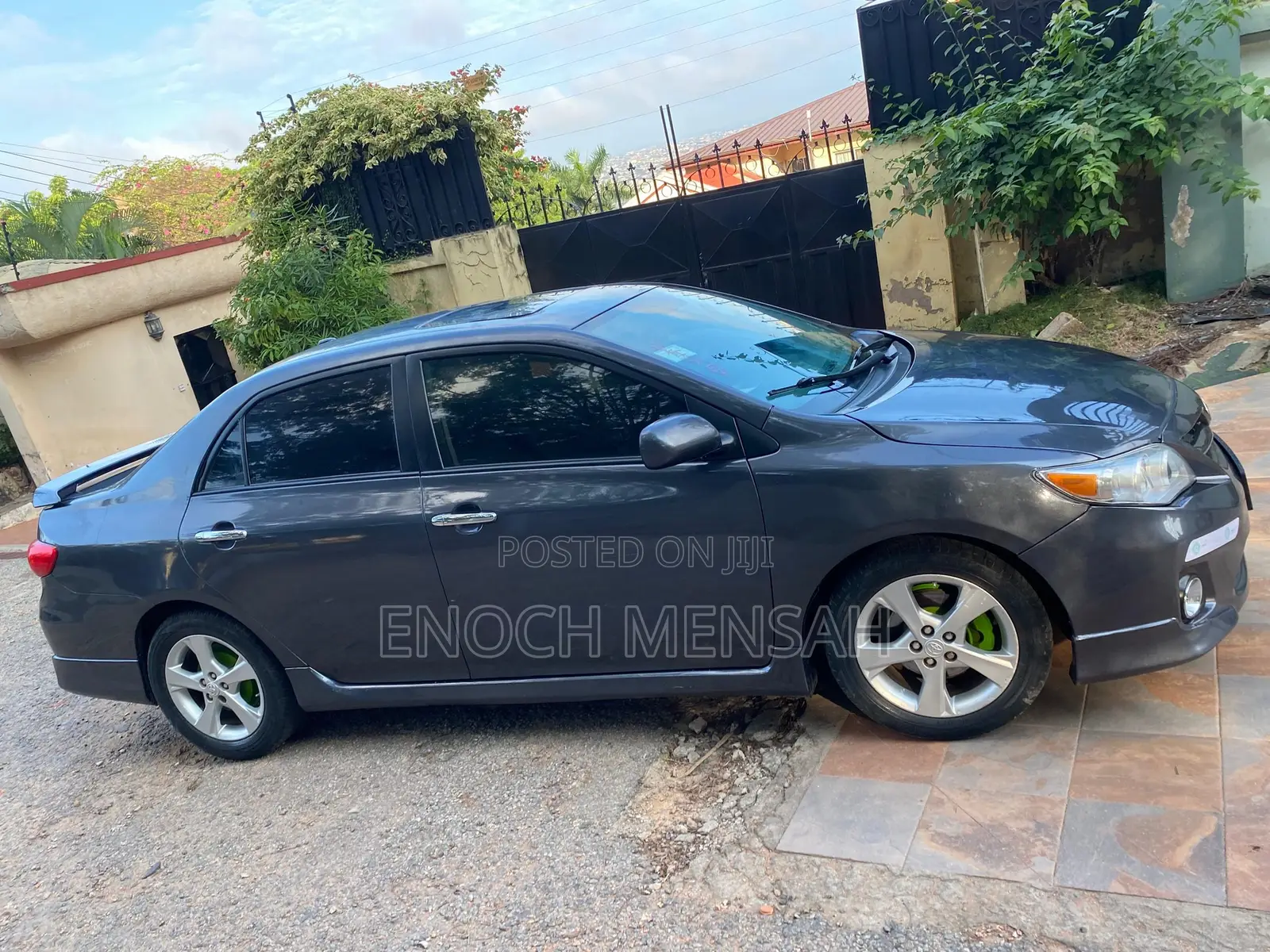 Toyota Corolla L 4dr Sedan (1.8L 4cyl 5M) 2013 Gray