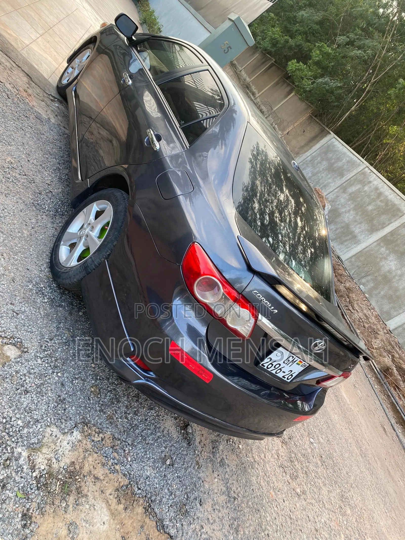 Toyota Corolla L 4dr Sedan (1.8L 4cyl 5M) 2013 Gray