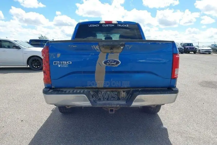 Ford F-150 Lariat 4x2 SuperCrew Cab Styleside 6.5 ft. box 157 in. WB