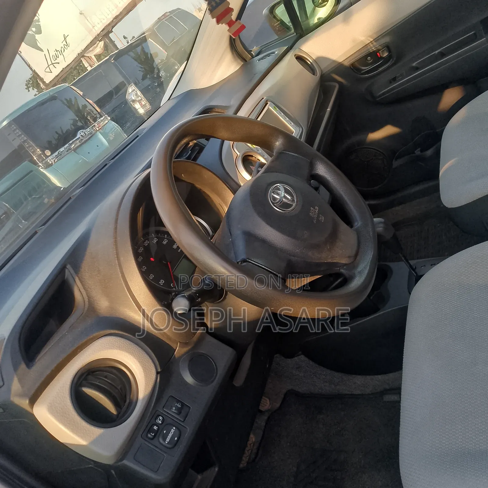 Toyota Vitz 2012 Silver