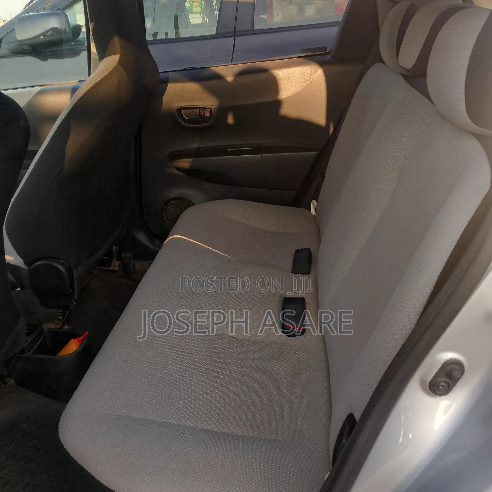 Toyota Vitz 2012 Silver