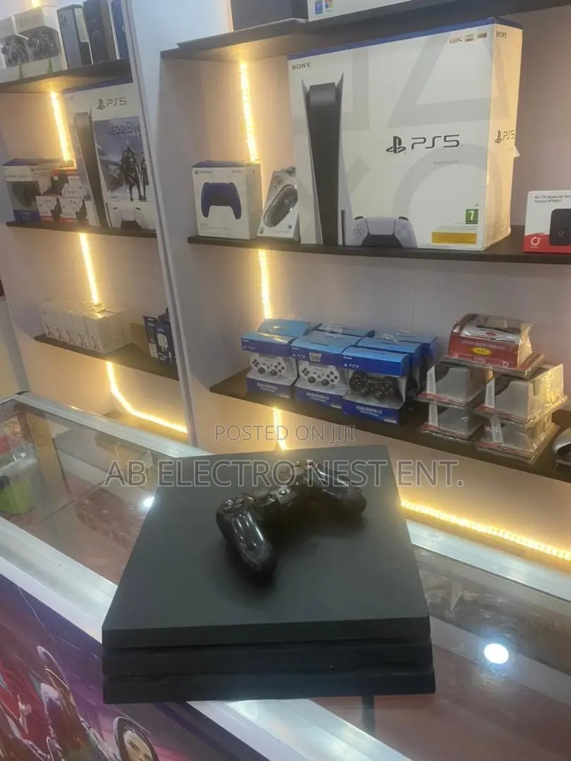 Neat Ps4 Pro 1TB With Fc26 MK11 Installed With 1Controller