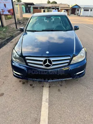 Mercedes-Benz C250 2014 Blue