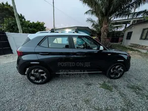 Hyundai Venue 2021 Blue