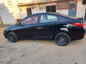 Hyundai Accent SE 2011 Black
