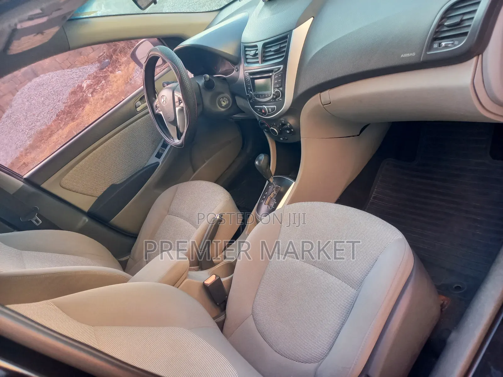 Hyundai Accent SE 2011 Black