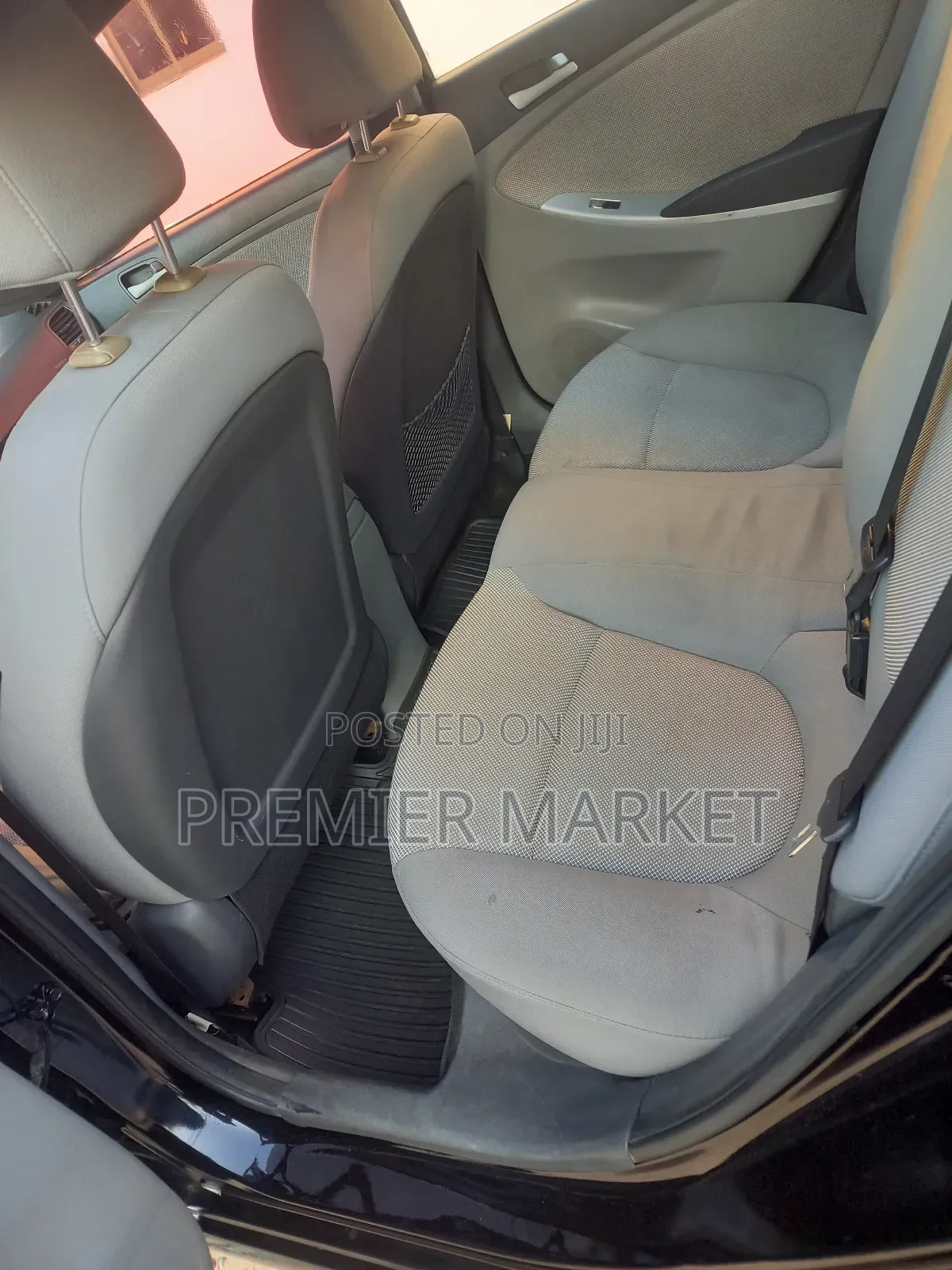 Hyundai Accent SE 2011 Black