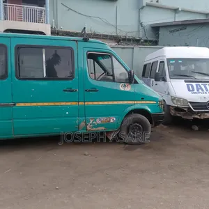 Mercedes-Benz Sprinter 2010 Green